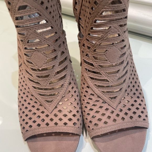 Vince Camuto peep toe booties - Picture 4 of 11